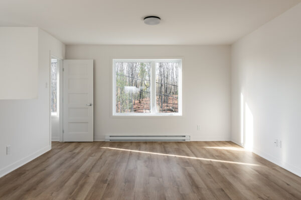Appartement lumineux avec deux chambres à Brownsburg-Chatham, idéal pour famille ou couple, offrant un espace moderne et confortable.