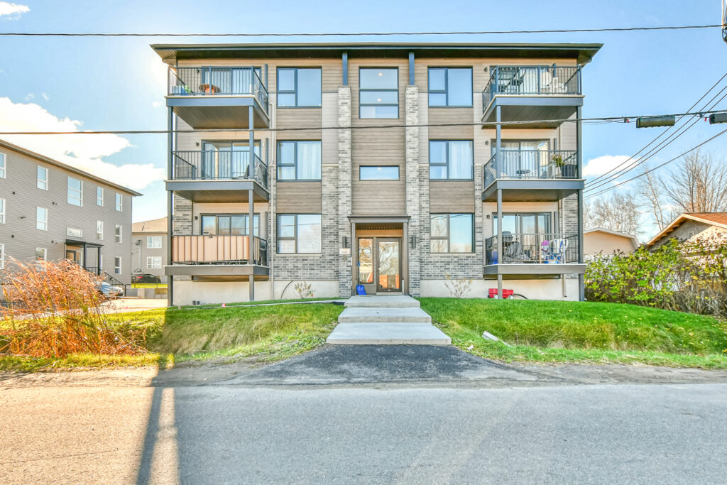 8 Rue Clavet, Saint-Lin-Laurentides, QC J5M 0X8, Canada — photo 1
